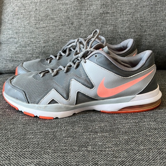 Nike Sculpt TR2 sneakers size 11 - Picture 2 of 9